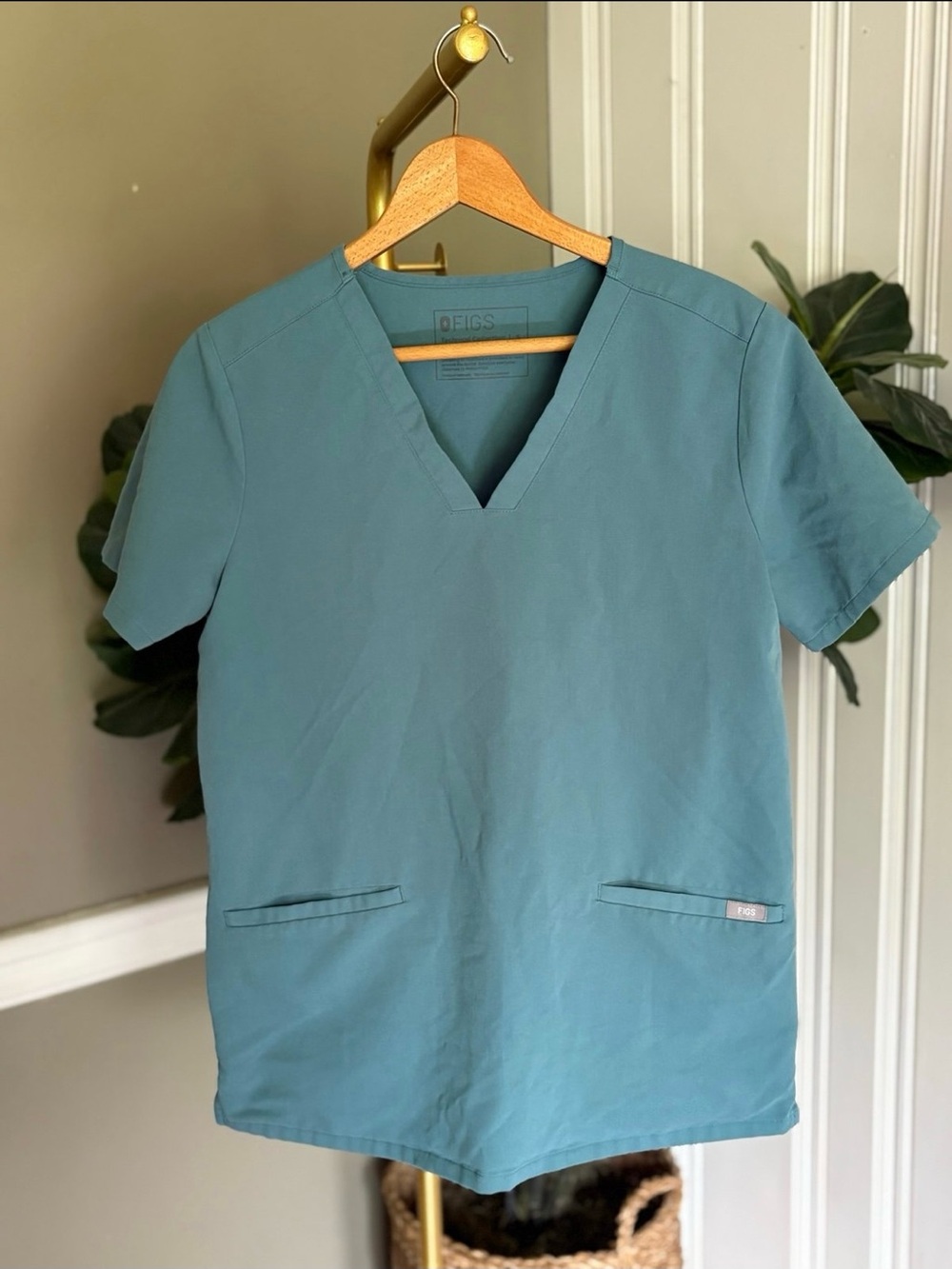 Figs Hydrogreen V-Neck Scrub Set